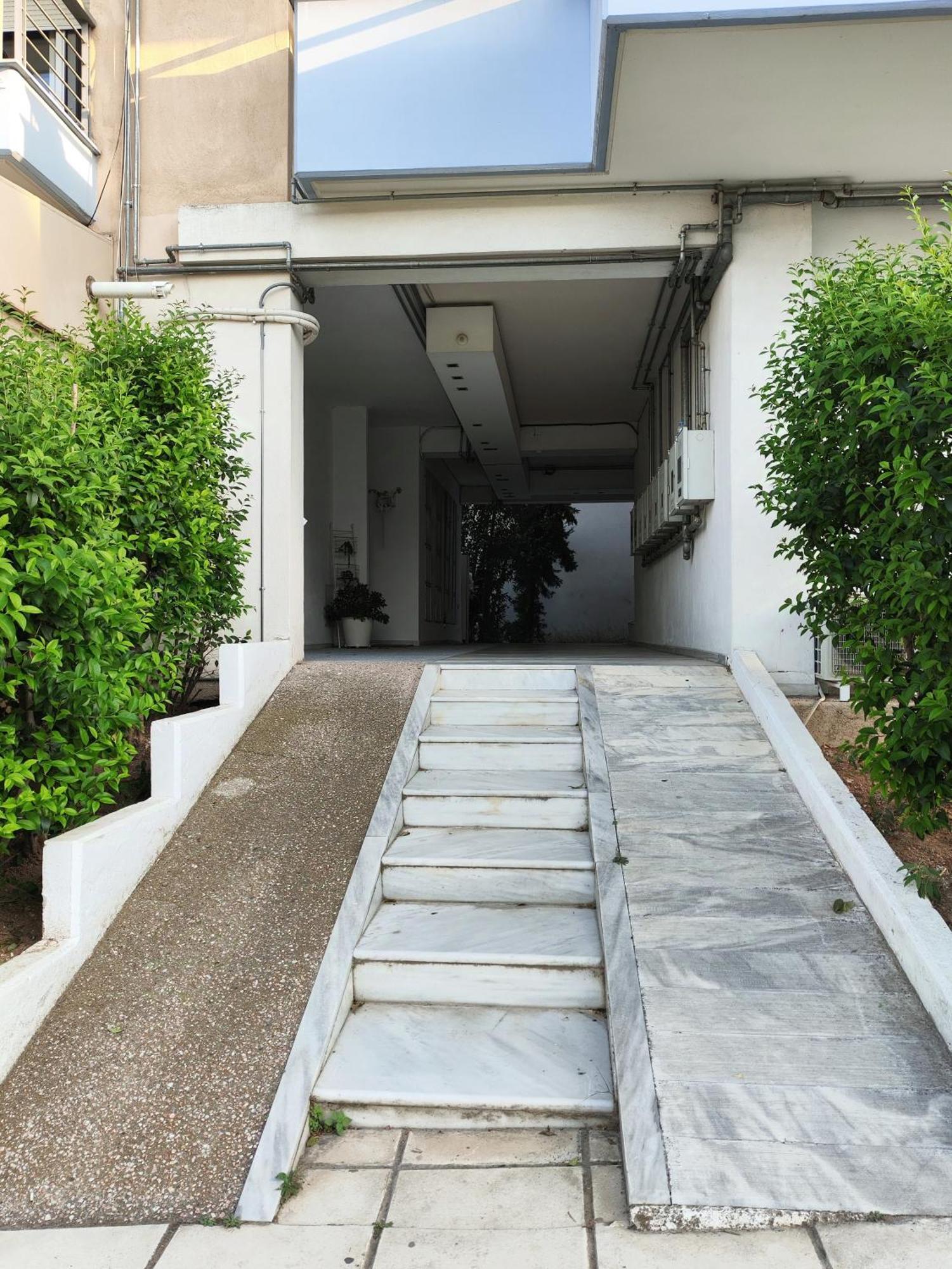 Homely Flat Near Airport Салоники Экстерьер фото