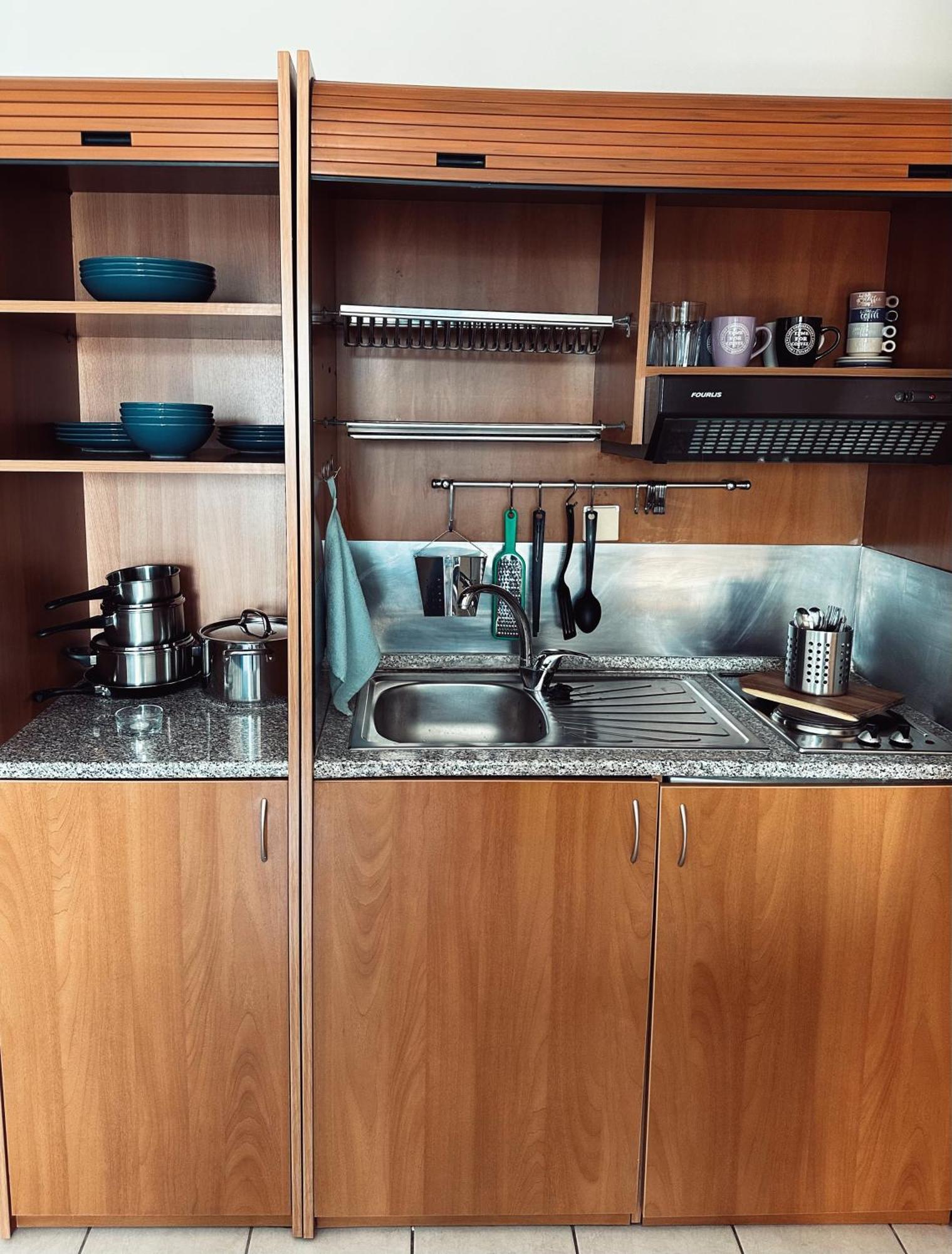 Homely Flat Near Airport Салоники Экстерьер фото